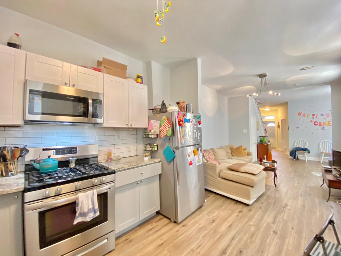 Primary Photo - 1730 Edgley St