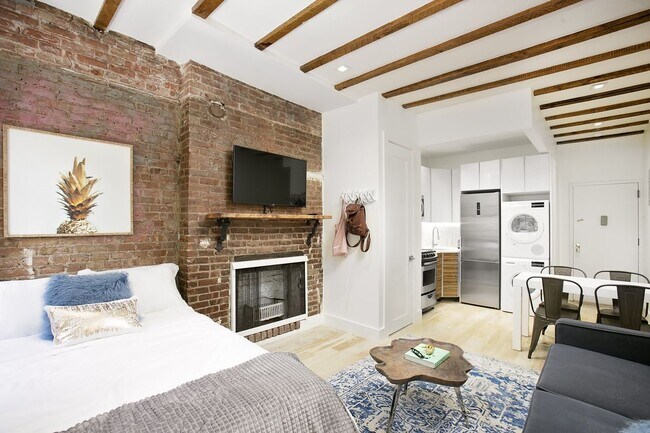 Foto del edificio - 222 E 10th St