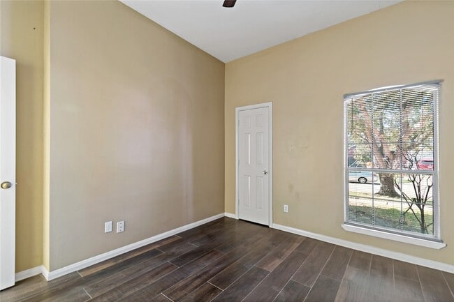 Building Photo - 2418 Orchard Run Way