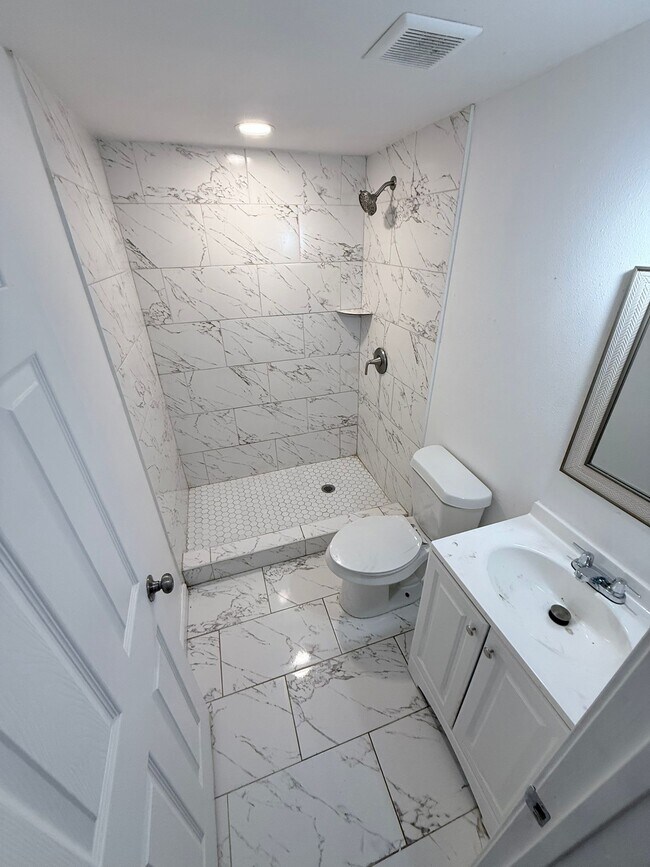 Foto del edificio - 423 E Sears St