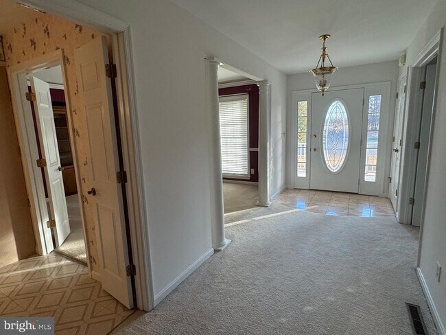 Foto del edificio - 8466 Hollybrook Dr