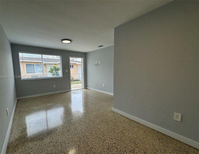Foto del edificio - 575 E 22nd St