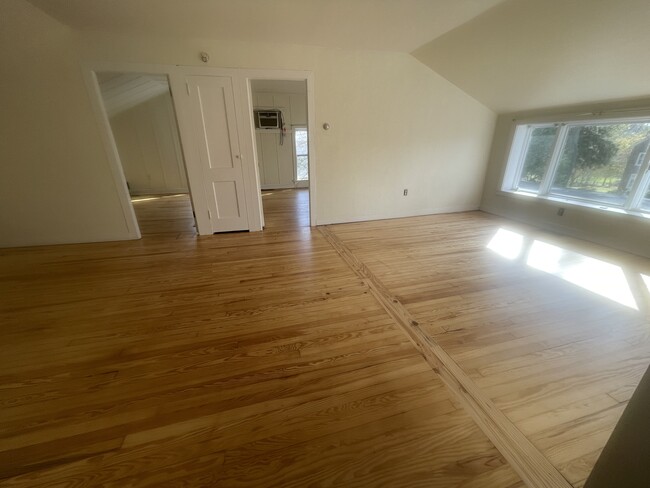 Foto del edificio - 130 Spring Creek Ln