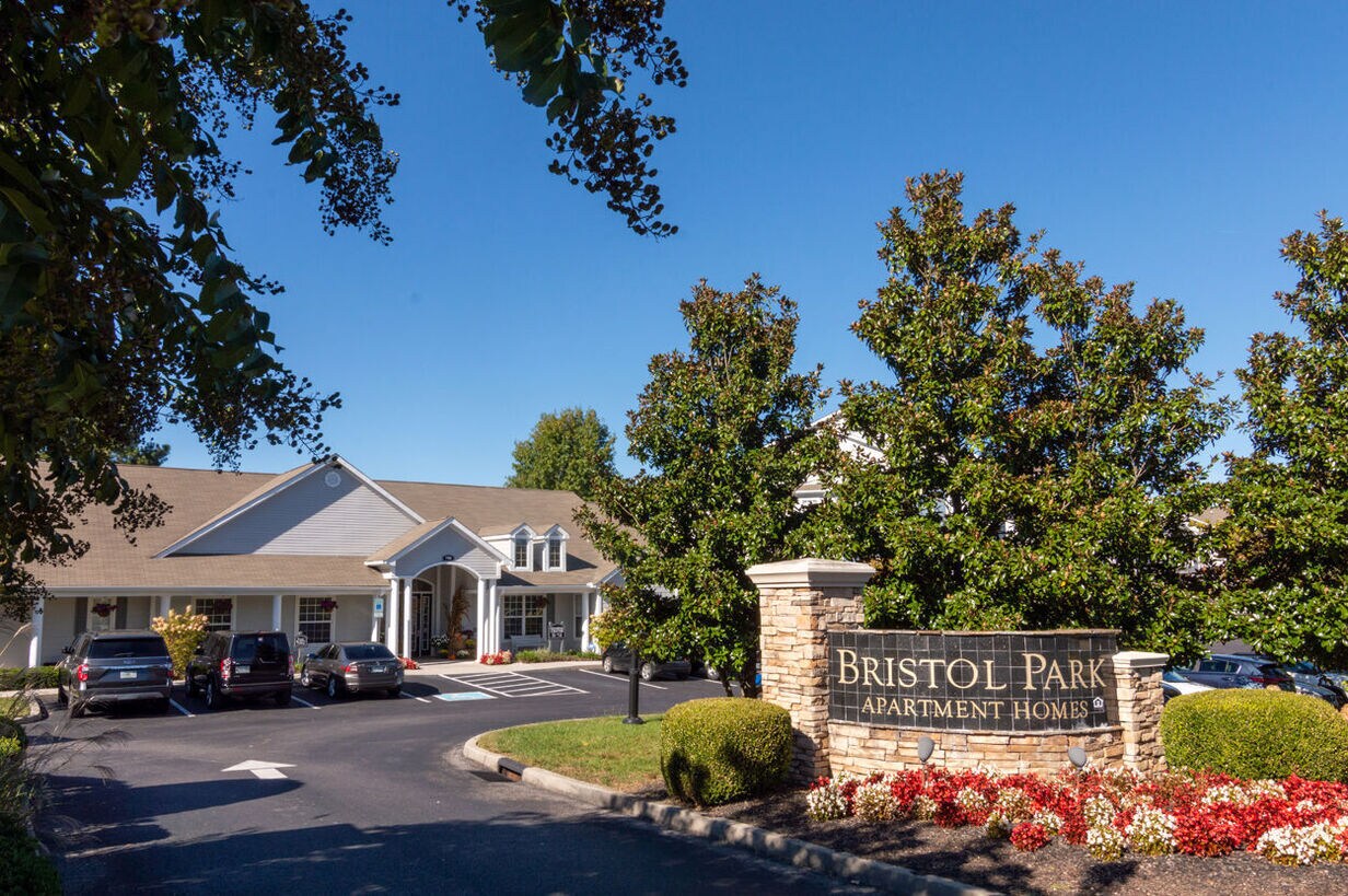 Bristol Park 790 Emory Valley Rd Oak Ridge, TN Apartments for Rent
