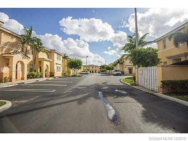 Building Photo - 8135 W 36 AVE  6 Hialeah Fl 33018