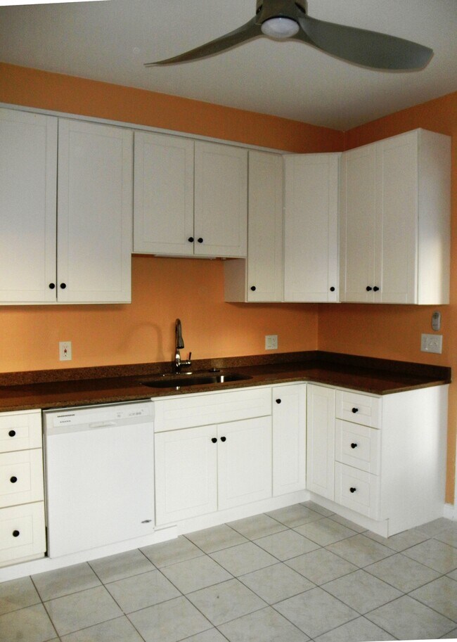 Cocina - 127 BROWN St