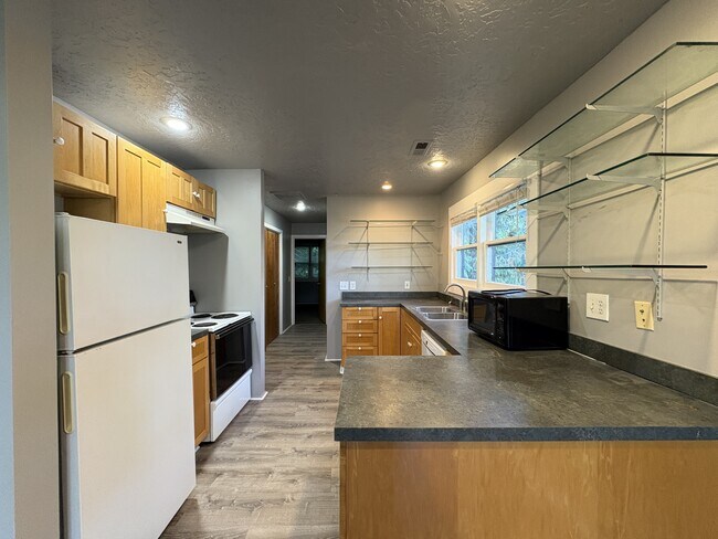 Foto del edificio - 1275 SW College St