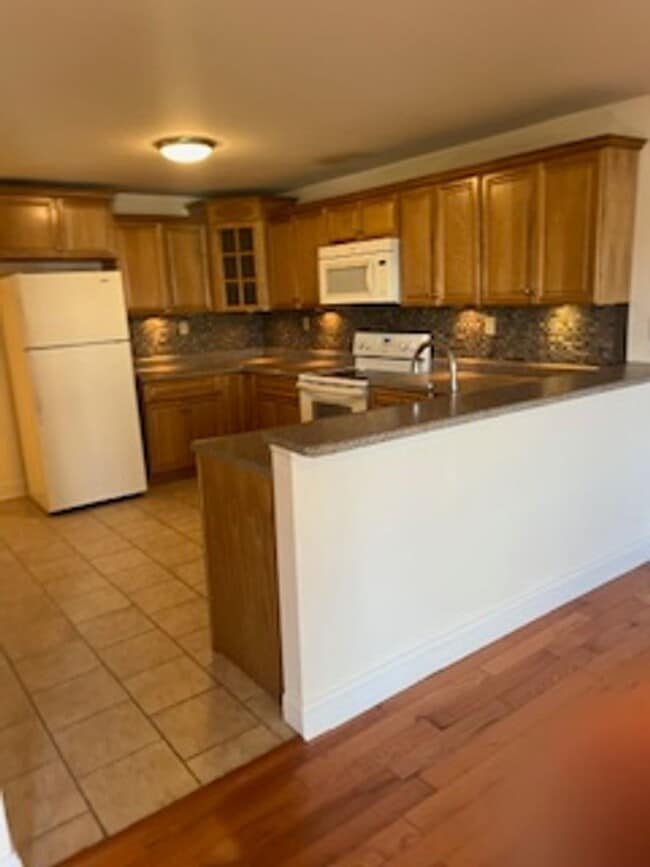 Building Photo - 6223 East Dr