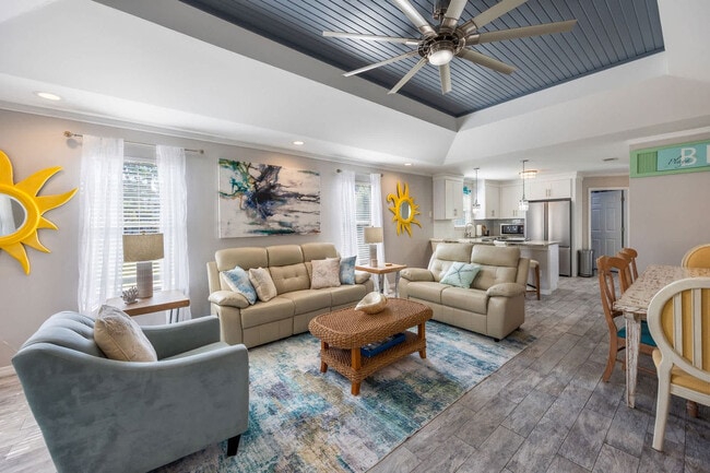 Foto del edificio - 4496 Luke Ave