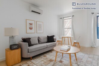 Building Photo - 250 N 6th St