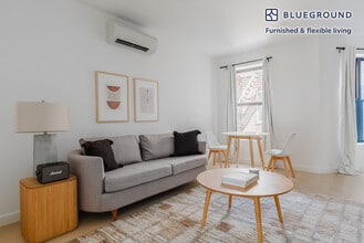 Building Photo - 250 N 6th St