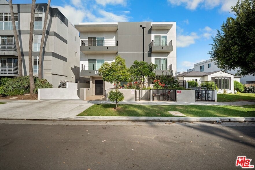 Photo - 1530 S Hayworth Avenue Unit 101