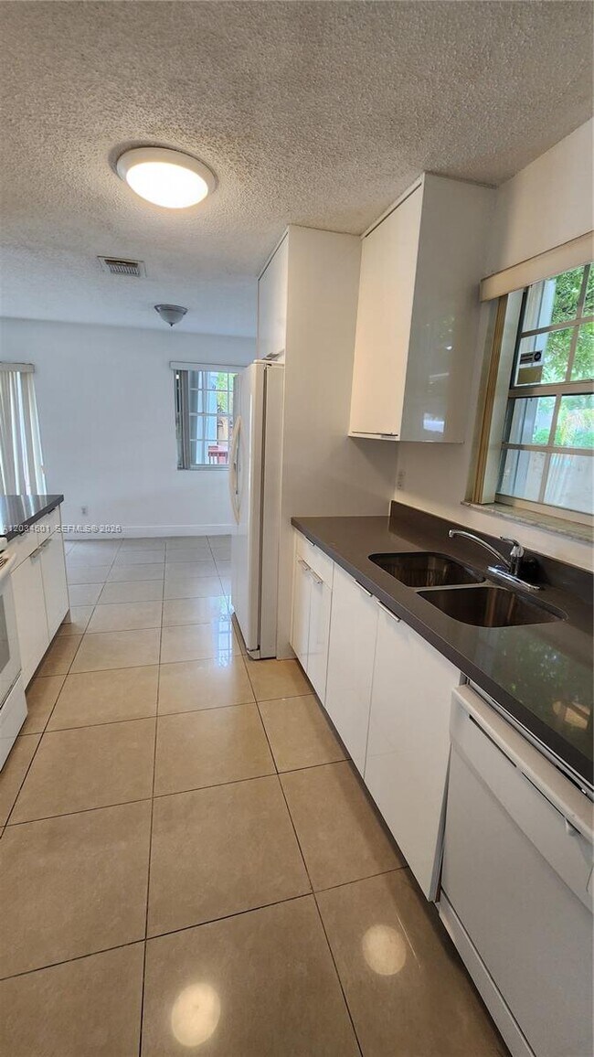 Foto del edificio - 10122 SW 223rd Terrace
