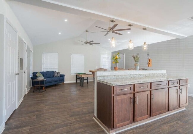 Foto del edificio - Riverwood Park Apartments