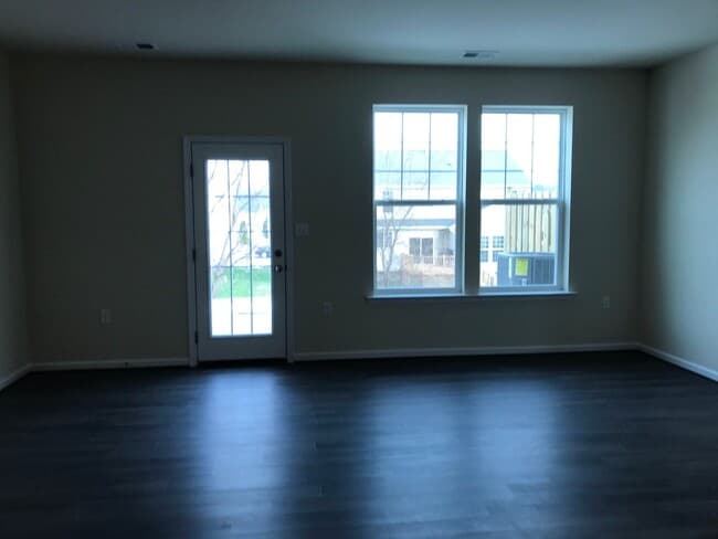 Foto del edificio - Spacious 3BR Townhome in Martinsburg