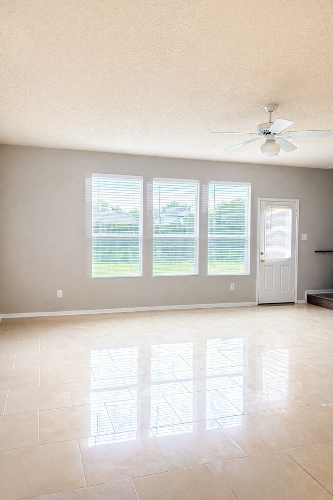 Building Photo - 2679 Cypressvine Dr