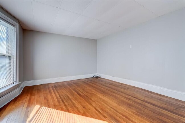 Building Photo - 76 Rutgers St