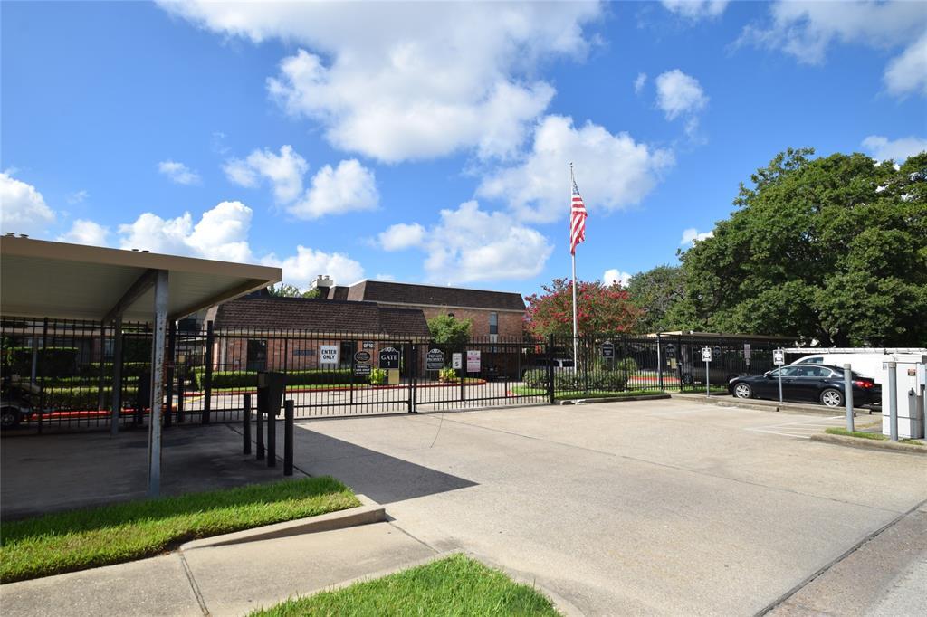 Primary Photo - 1601 S Shepherd Dr