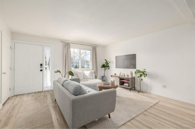 Foto del edificio - 16397 E Wyoming Dr