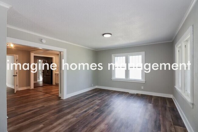 Foto del edificio - Charming 4 Bed, 2.5 Bath Home in Overland ...