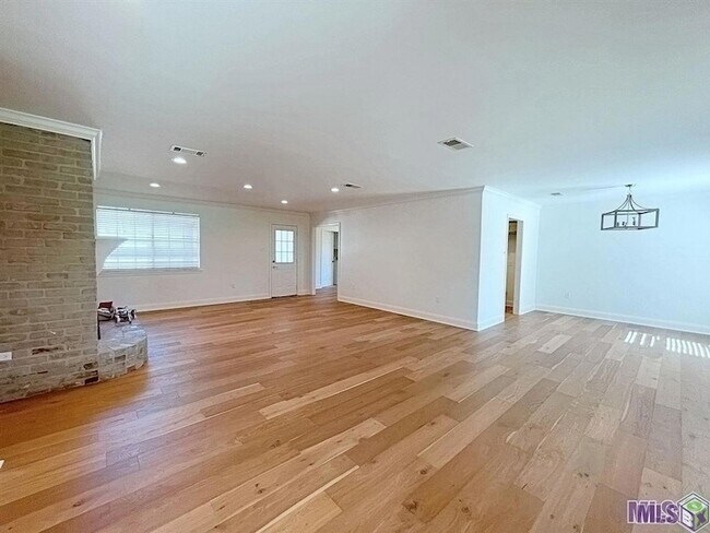 Foto del edificio - 10727 Danbury Dr