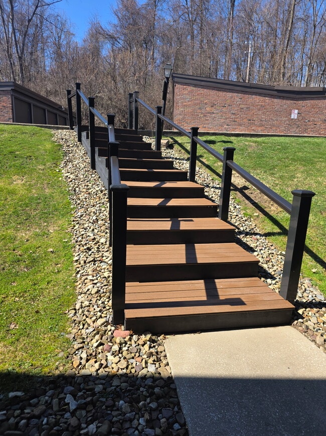 Building Photo - 5721 Som Center Rd