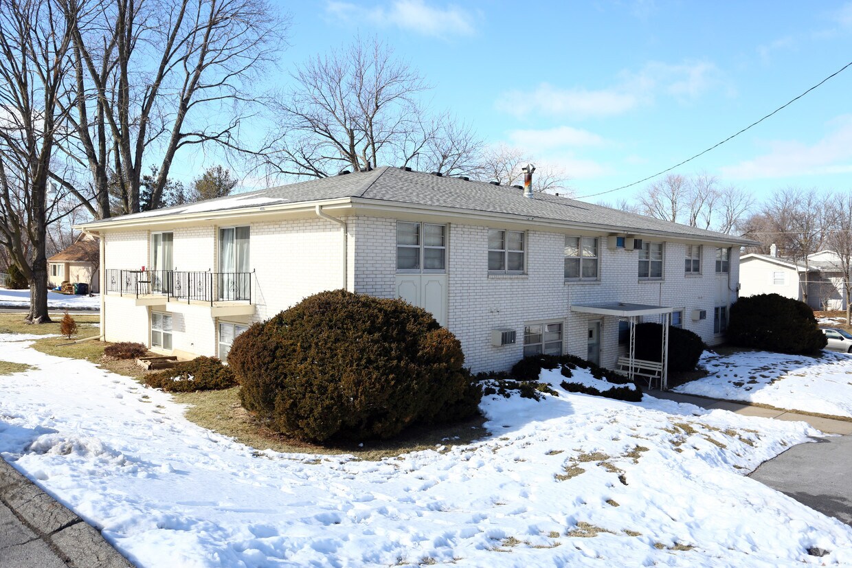 Building Photo - 2413 Rocklyn Dr