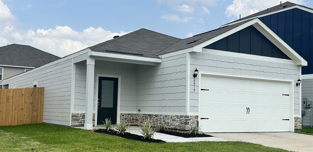 Foto principal - 6419 Elm St