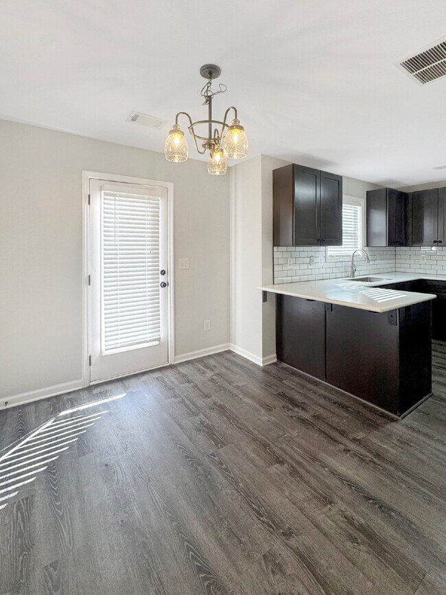 Foto del edificio - Now Available in Heritage Pointe!