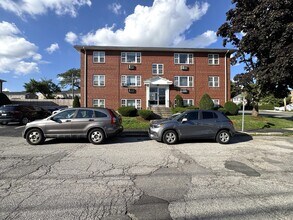 Building Photo - 5 Carey Ave
