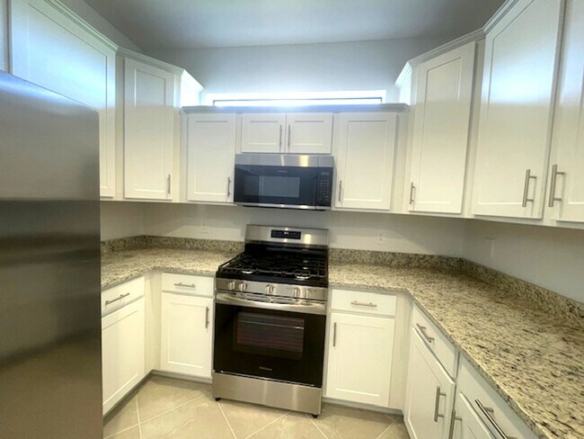 Foto del edificio - New Construction 2 Bedroom PLUS a Home Office Available in Lorraine Lakes