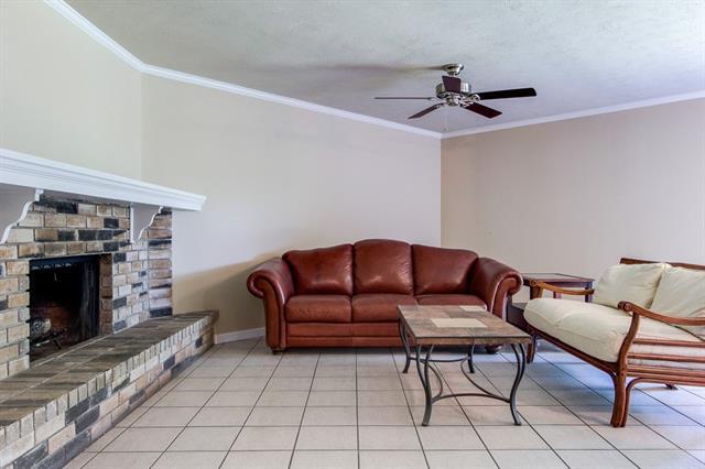 Foto del edificio - 631 Valley View Dr