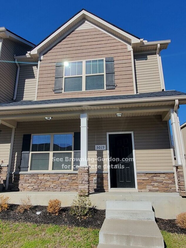 Three Bedroom off of Hobson Pike! Townhome Rentals in Nashville TN