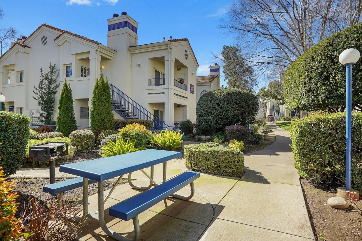 Primary Photo - 2902 Beachcomber Drive East, Unit 2902