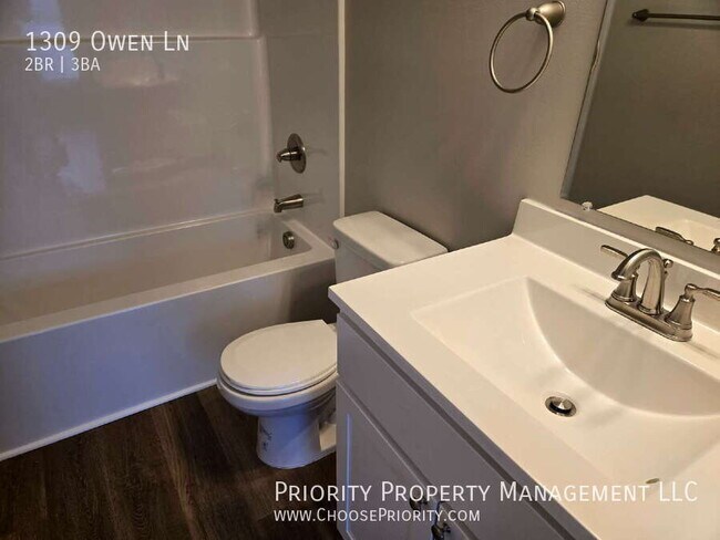 Foto del edificio - 1309 Owen Ln