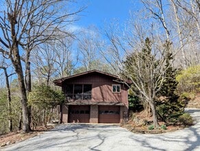 Building Photo - 306 Mountain Meadows Rd