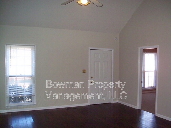 Foto del edificio - 125 Cardinal Creek Ln