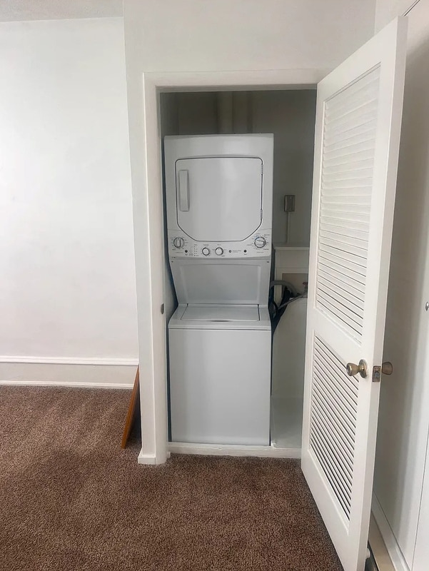 Building Photo - 1001 Wolf St