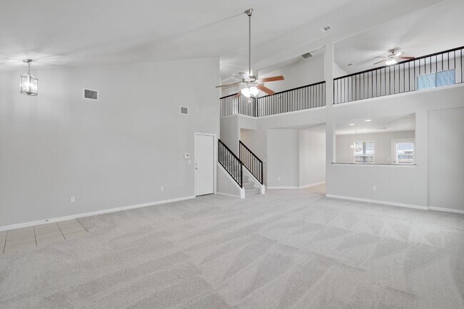Building Photo - 533 Goddard