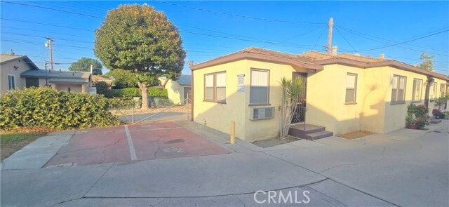 Foto del edificio - 6702 Flora Ave