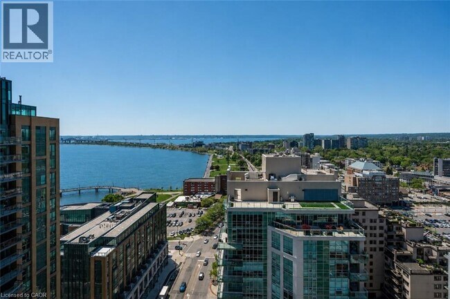 Photo du bâtiment - 2075 Lakeshore Rd.
