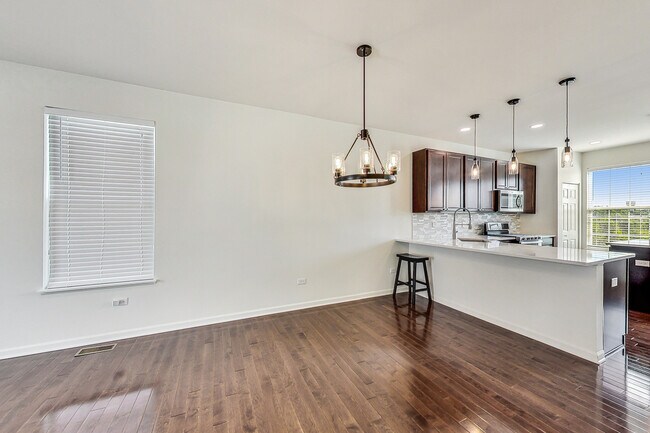 Foto del edificio - 598 Station Park Cir