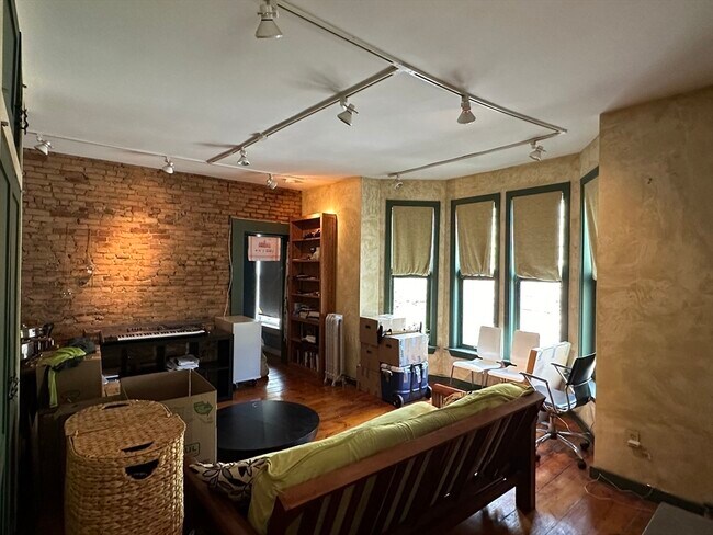 Foto del edificio - 308 Brookline St