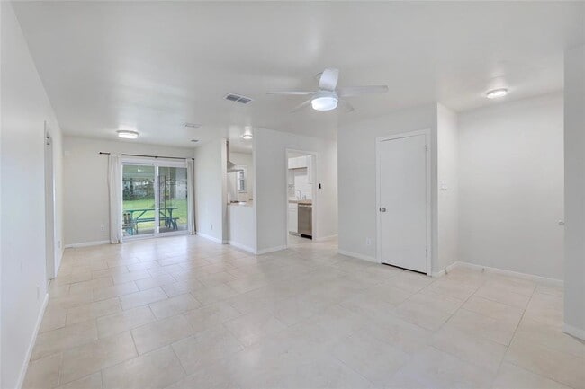 Building Photo - 2713 Friar Tuck Ln