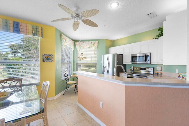 Foto del edificio - Beautiful Fully Furnished 3/2 Bouchelle Is...