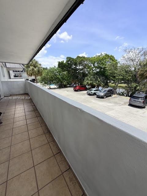 Building Photo - 465 S Royal Poinciana Blvd