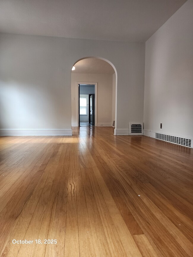 Building Photo - 519 Durston Ave