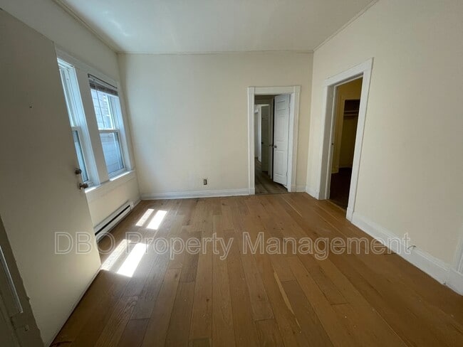 Building Photo - 262 Morton Ave