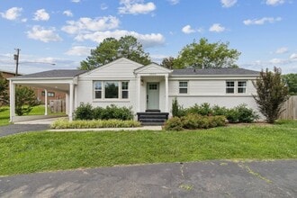 Building Photo - 2503 Merry Oaks Dr