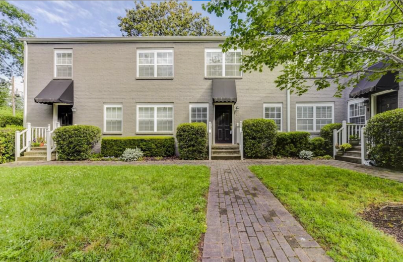 Primary Photo - 291 Oxford Pl NE